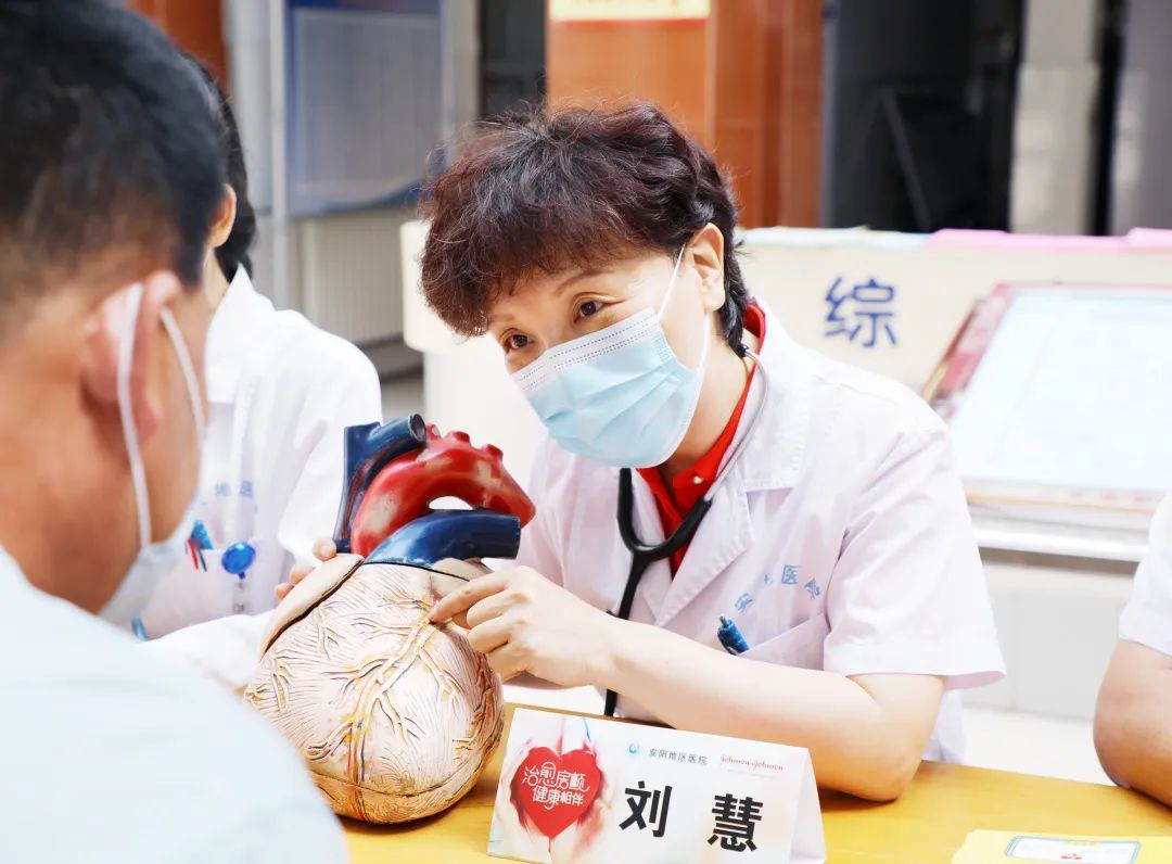 地区医院“摆摊首秀”来一波