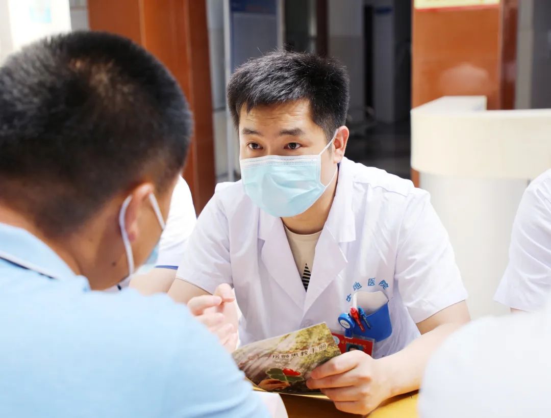 地区医院“摆摊首秀”来一波