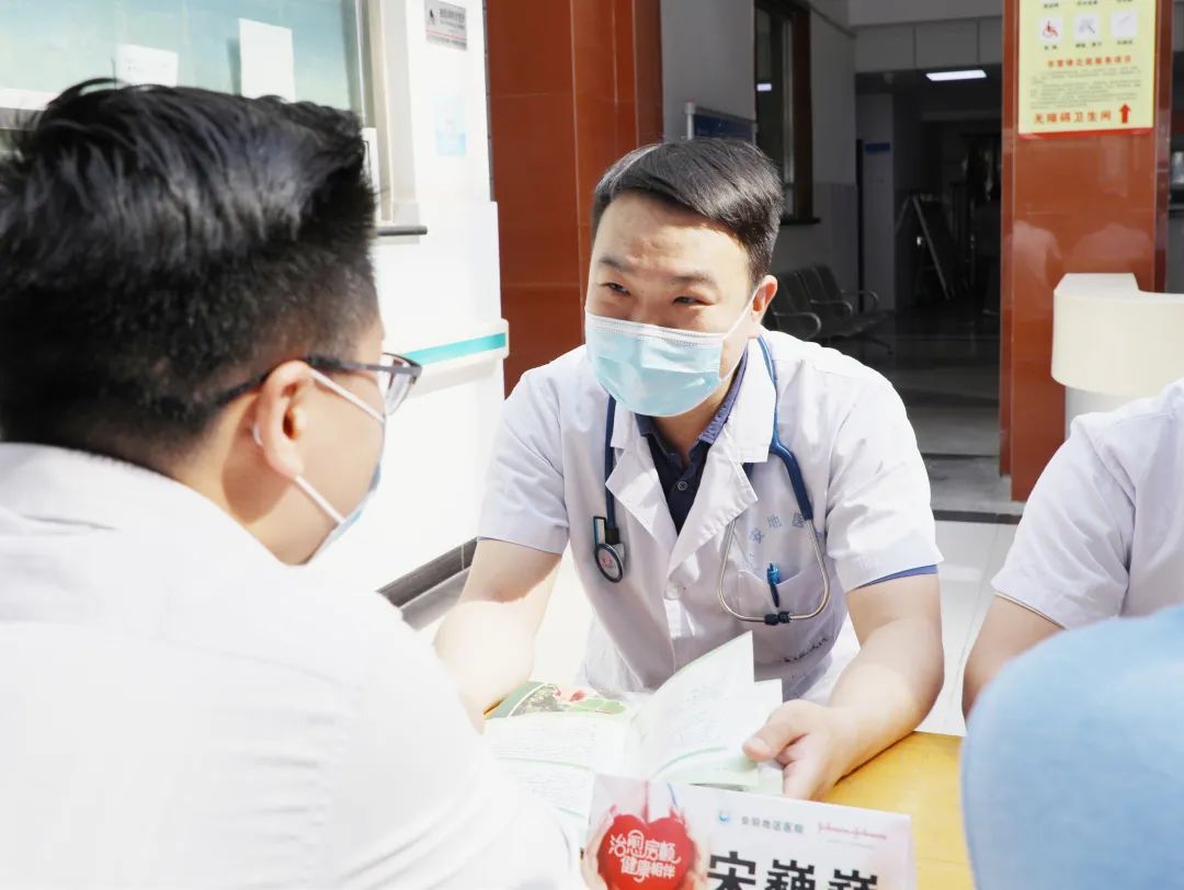 地区医院“摆摊首秀”来一波