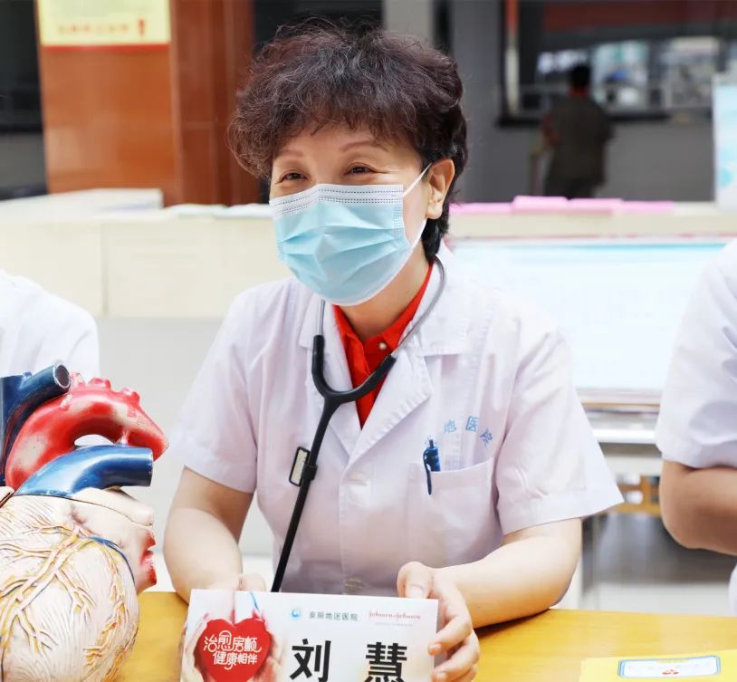 地区医院“摆摊首秀”来一波