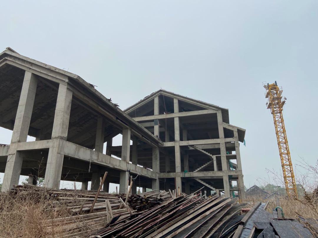 邢台一乡村中学烂尾4年，学生被迫迁出借读、生源流失