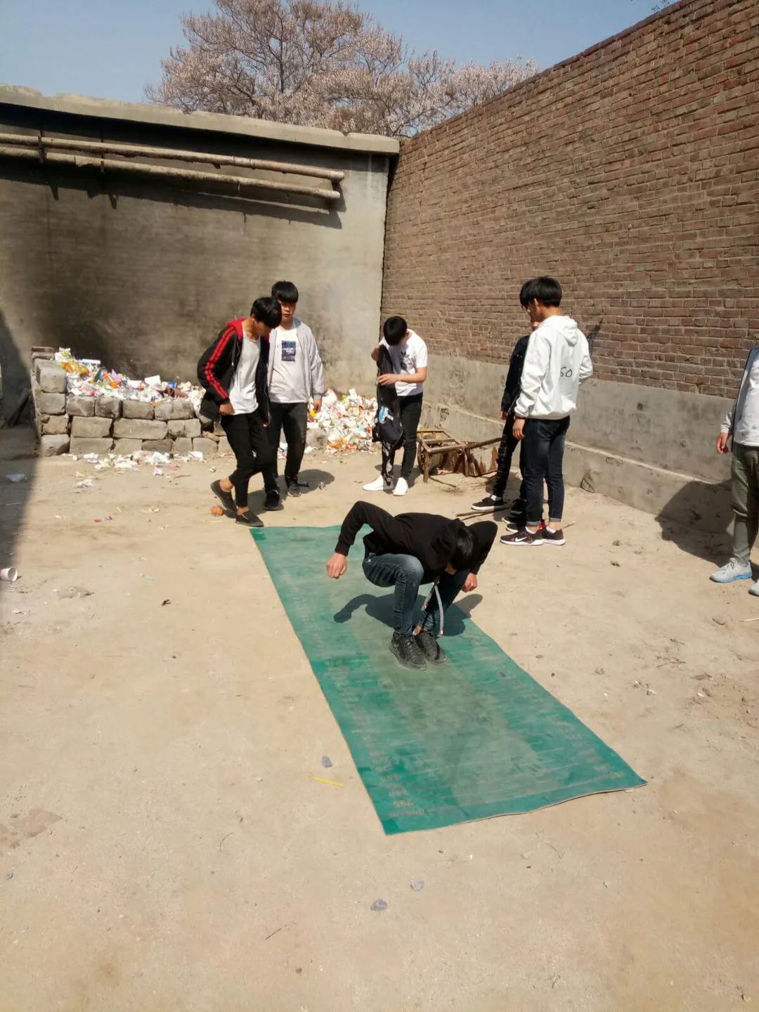 邢台一乡村中学烂尾4年，学生被迫迁出借读、生源流失