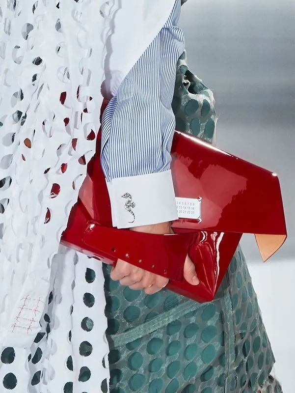 周雨彤祛痘神器,周雨彤的泪沟神器