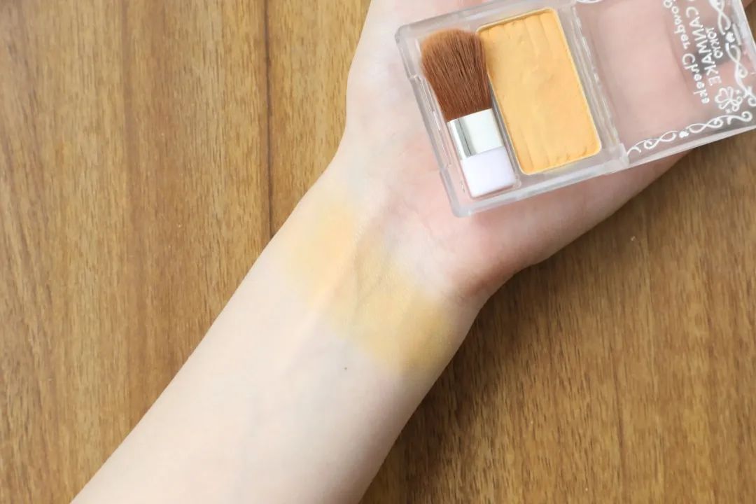 周雨彤祛痘神器,周雨彤的泪沟神器