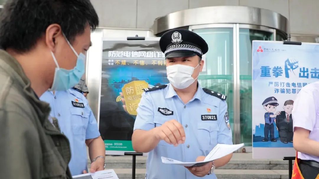 缃戣捶涓轰綍瓒婅捶瓒婄┓,涓轰粈涔堣秺绌疯秺璐蜂笉浜嗘