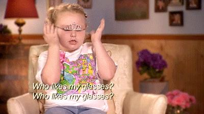 这款让明星们爱不释手的包袋,新的联名对象——是你