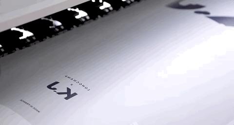 这款让明星们爱不释手的包袋,新的联名对象——是你