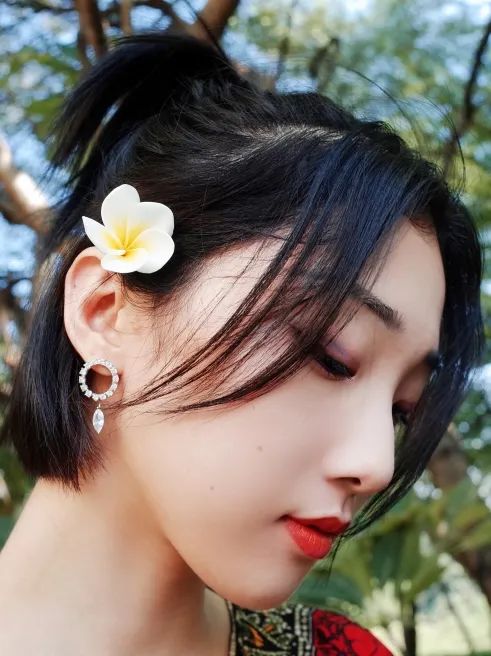 开完双眼皮为什么要往上看,开过的双眼皮可以再埋线吗