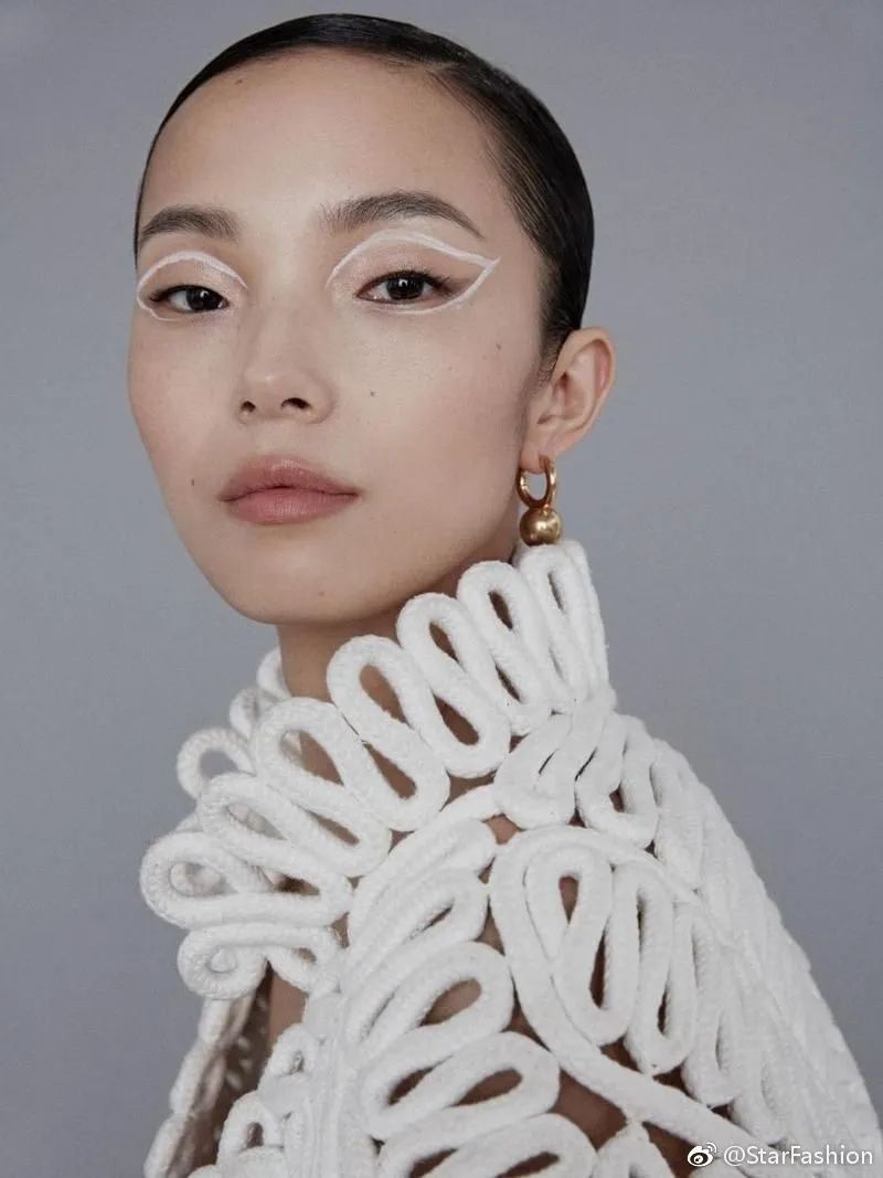 开完双眼皮为什么要往上看,开过的双眼皮可以再埋线吗