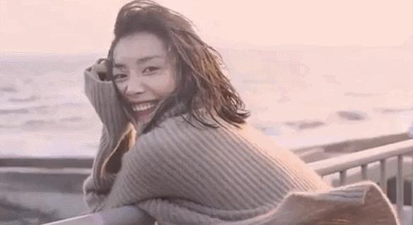 开完双眼皮为什么要往上看,开过的双眼皮可以再埋线吗