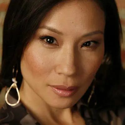 开完双眼皮为什么要往上看,开过的双眼皮可以再埋线吗