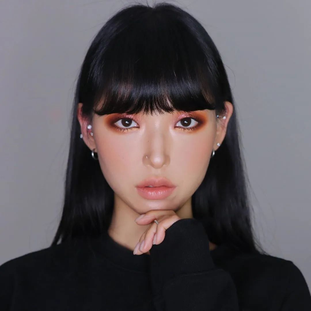 开完双眼皮为什么要往上看,开过的双眼皮可以再埋线吗