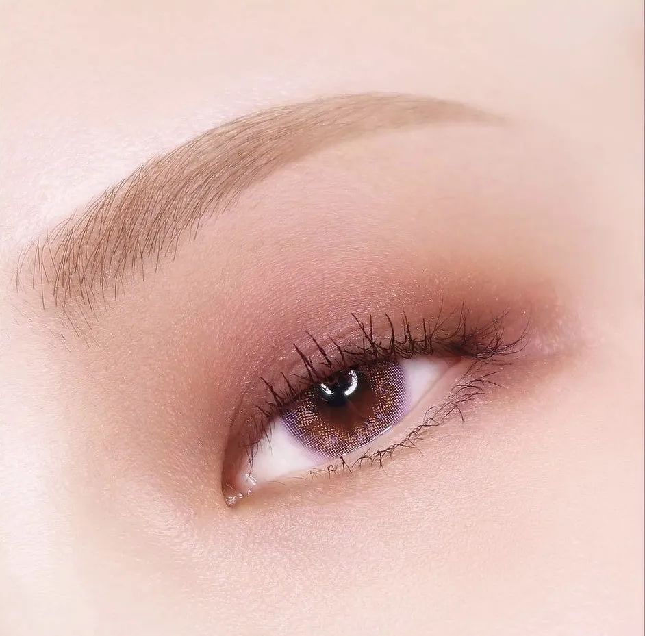 开完双眼皮为什么要往上看,开过的双眼皮可以再埋线吗