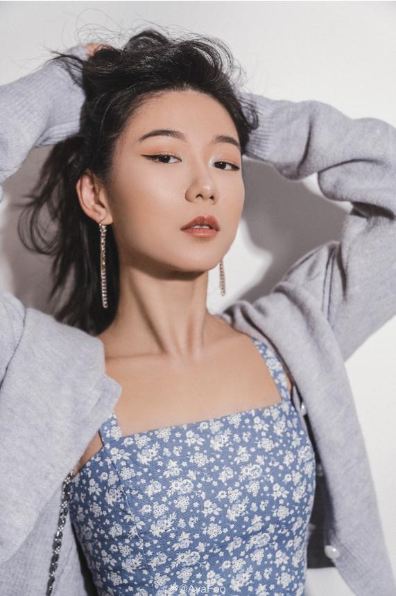 开完双眼皮为什么要往上看,开过的双眼皮可以再埋线吗