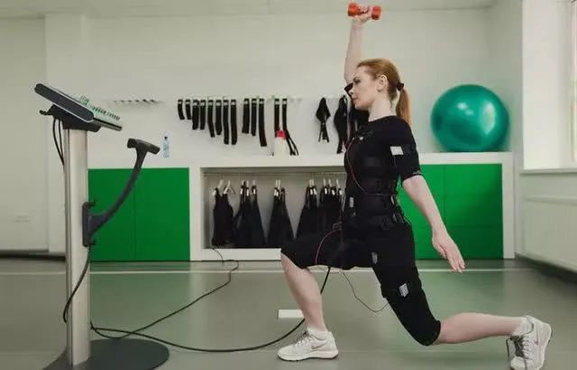 日本变态“腿部抽脂术”,7天小腿瘦3cm,堪比瘦腿针