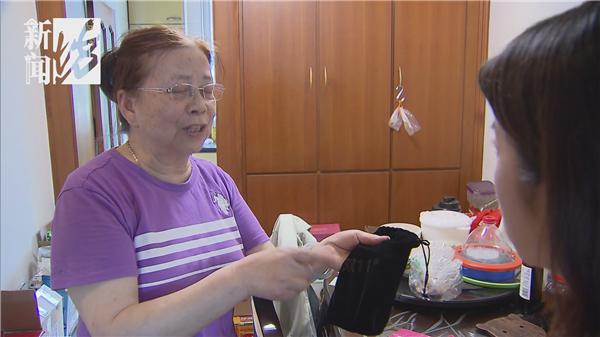 收到一盒避孕套,这对老夫妻吵翻了!这是谁买的?