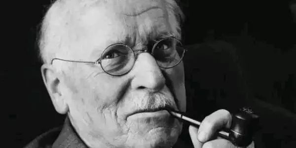 荣格追求生命的完整而非完美,荣格潜意识正在操控你的人生