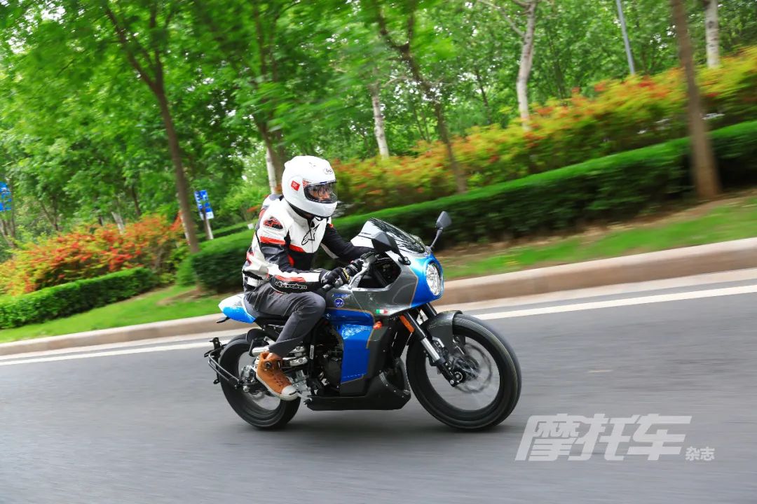 比亚乔liberty150车评,阿普利亚pagani150最帅改装