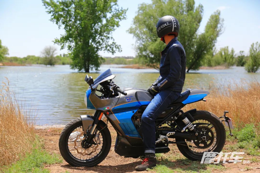 比亚乔liberty150车评,阿普利亚pagani150最帅改装