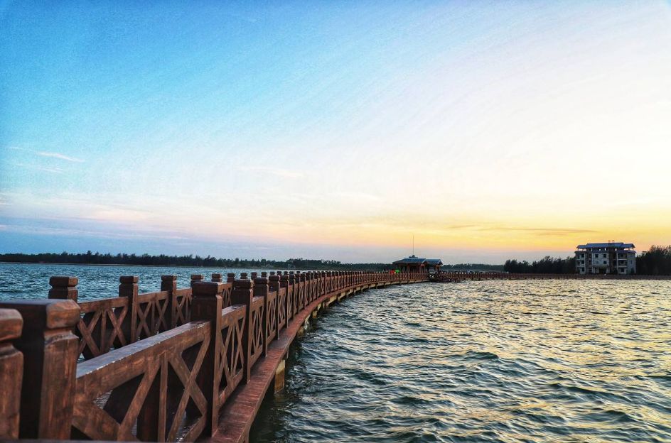 航拍防城港城市视频,航拍防城港市全景美景