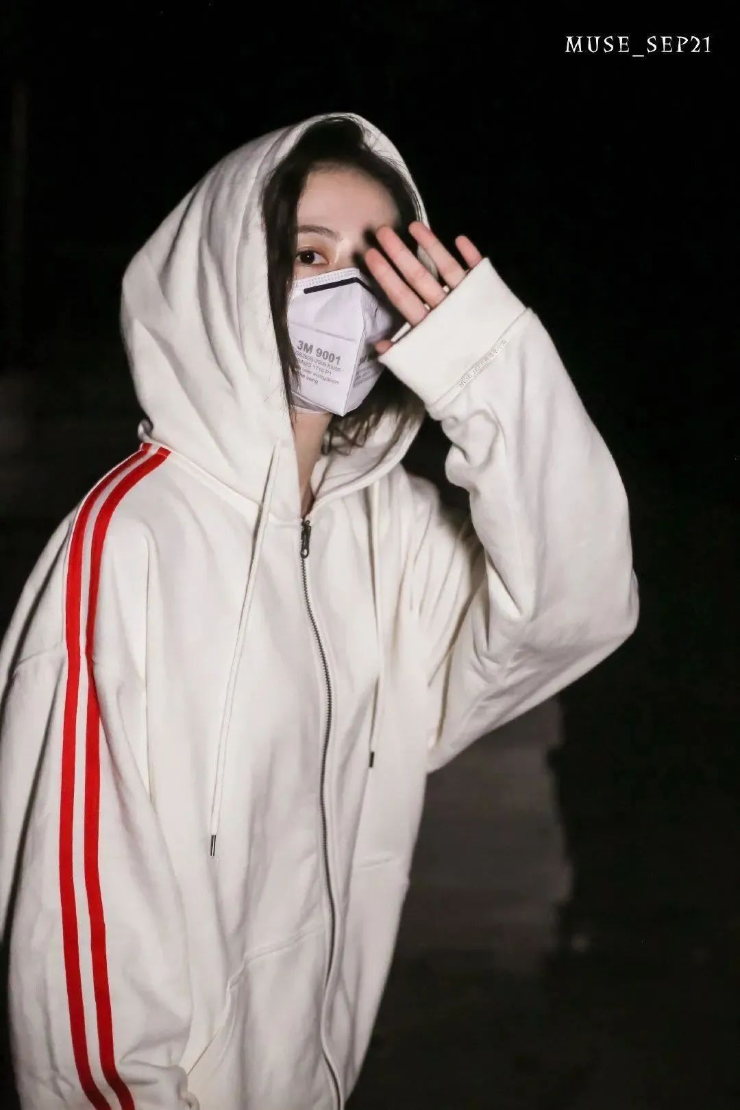 被刷屏的网红女孩,被霸屏的女孩