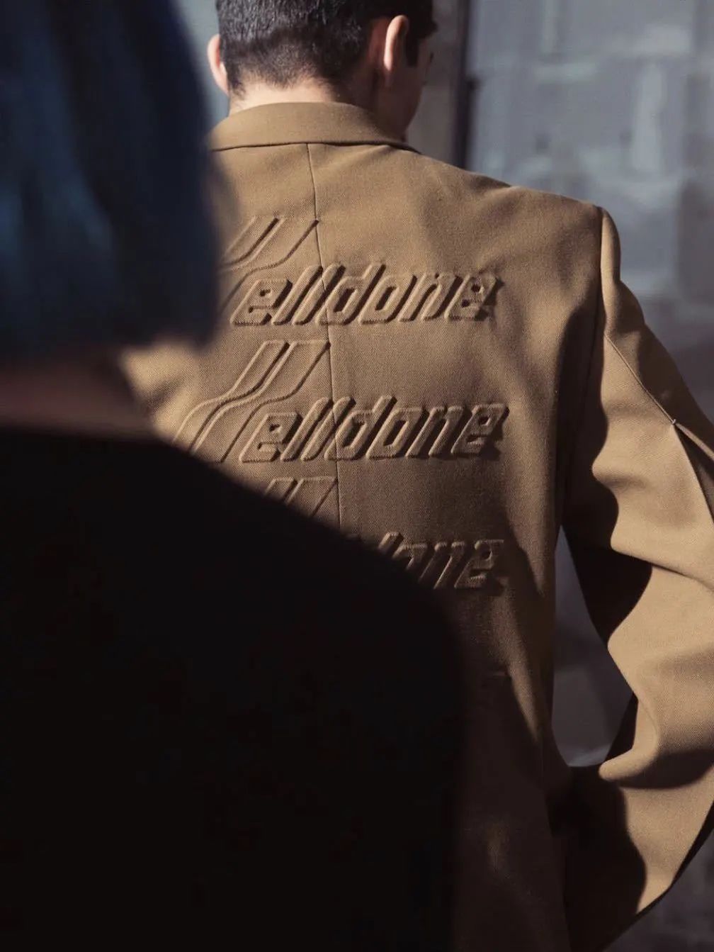 被刷屏的网红女孩,被霸屏的女孩