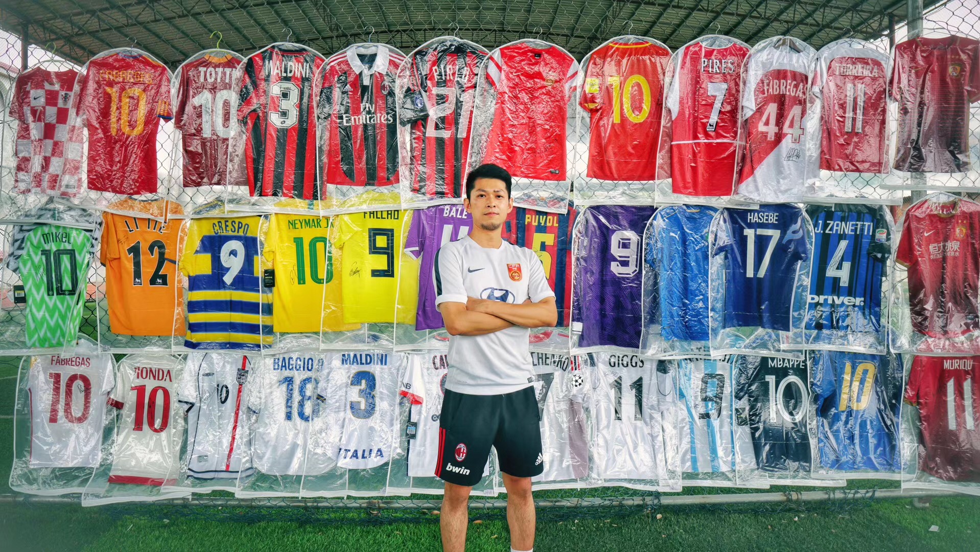 为什么穿过的球衣那么有价值,穿过的二手球鞋值钱吗