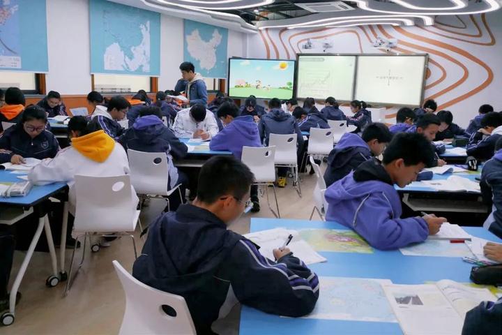 高中里难寻的“小班化教学”，学军中学这家新“分号”实现了