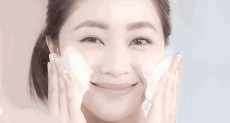 鼻头痘痘挤出来的白色物质是什么,团状红痘痘