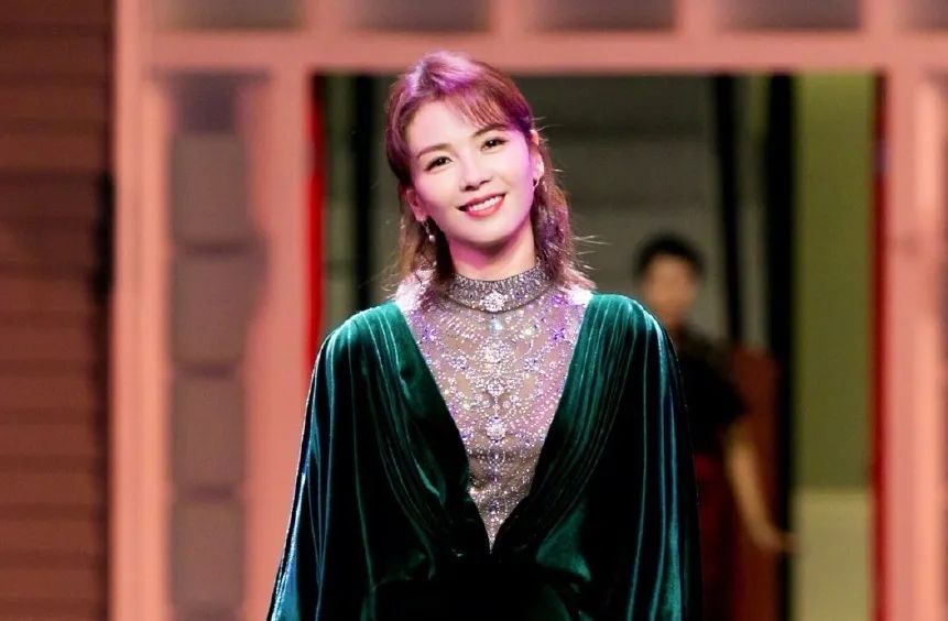 黄奕刘涛的瑜伽是真的吗,黄奕和刘涛的瑜伽