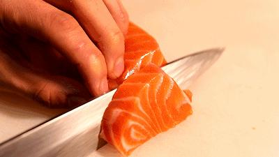 中国正规餐厅里的三文鱼能吃吗,下架三文鱼