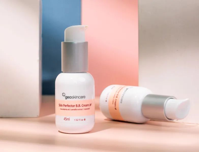 pony使用的底妆,pony化妆从洗脸开始