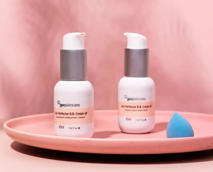 pony使用的底妆,pony化妆从洗脸开始