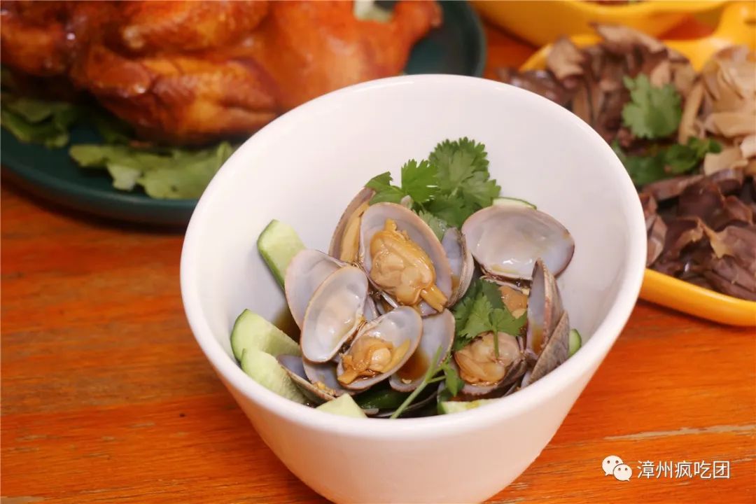 5折！这家店有意思！白天卖特色冰粉！晚上变身小酒馆！就在芳华横路