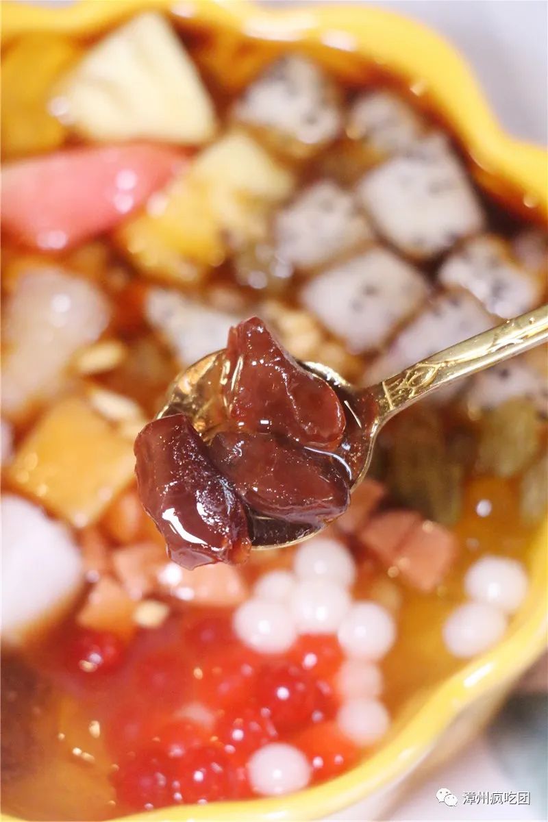 5折！这家店有意思！白天卖特色冰粉！晚上变身小酒馆！就在芳华横路