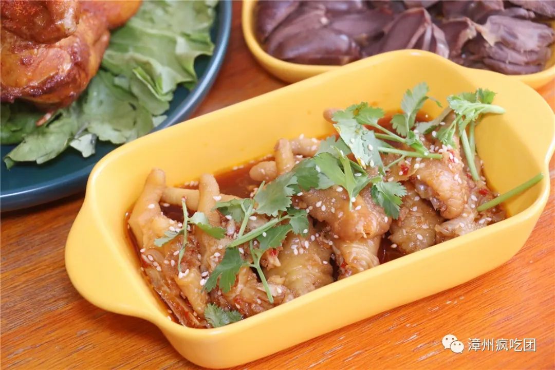 5折！这家店有意思！白天卖特色冰粉！晚上变身小酒馆！就在芳华横路