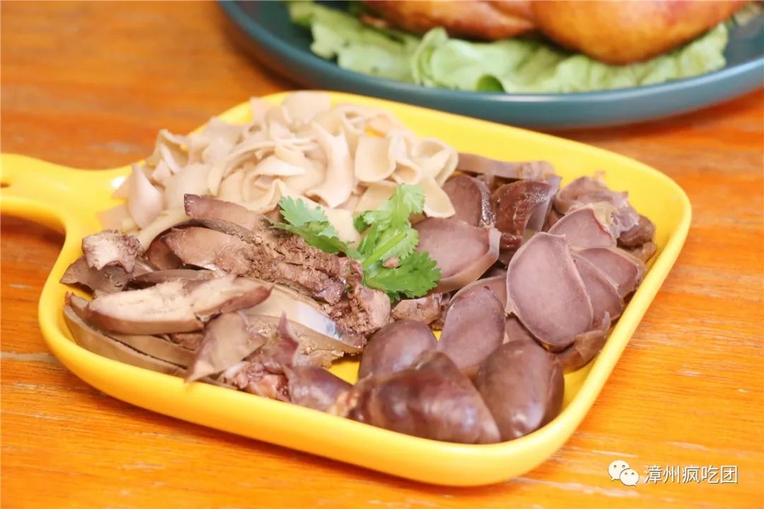 5折！这家店有意思！白天卖特色冰粉！晚上变身小酒馆！就在芳华横路