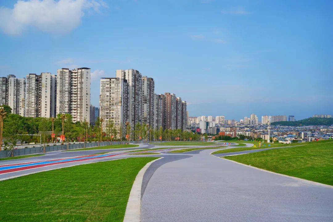 广安1600亩绿地公园,四川新建足球场