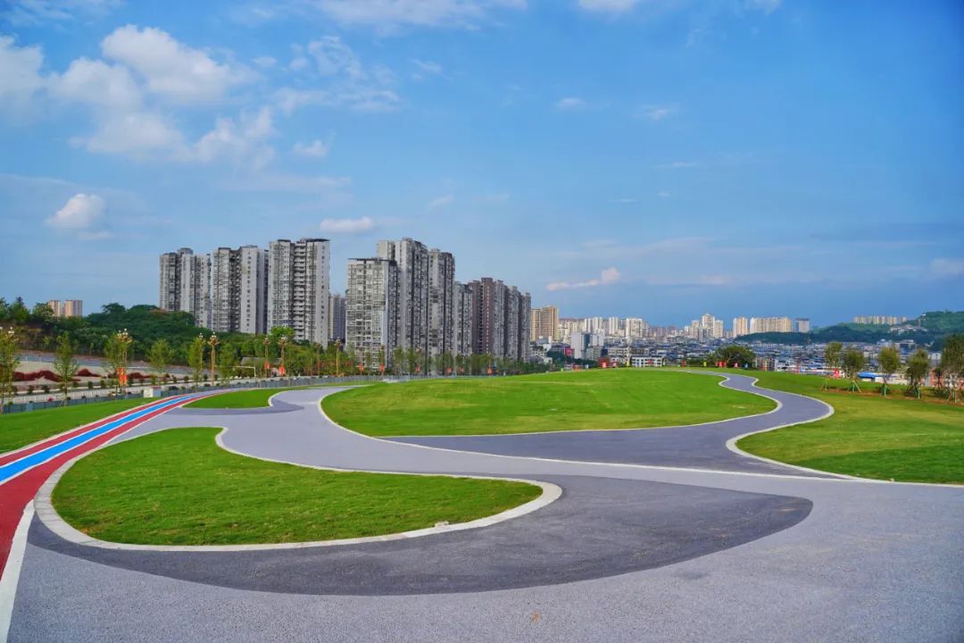 广安1600亩绿地公园,四川新建足球场