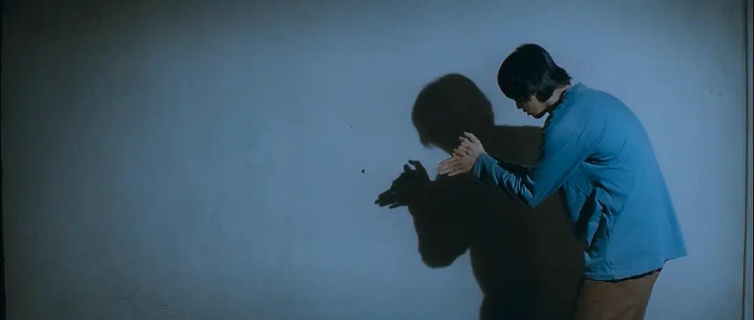 当一个17岁的天才“易性癖”，决定在重庆二外自杀