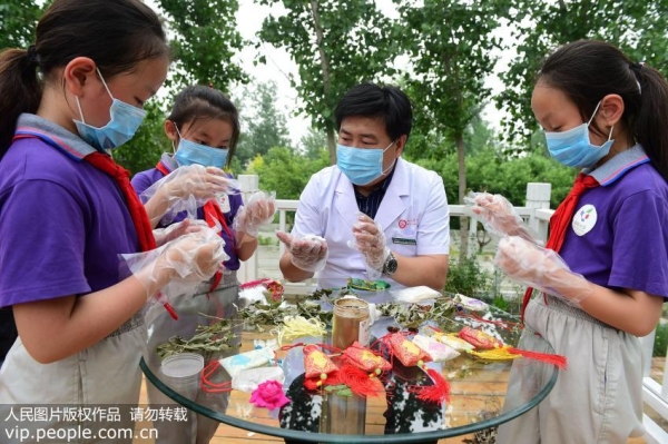 宝宝都是“招蚊体”吗？这份防蚊驱蚊止痒*法大**请收好