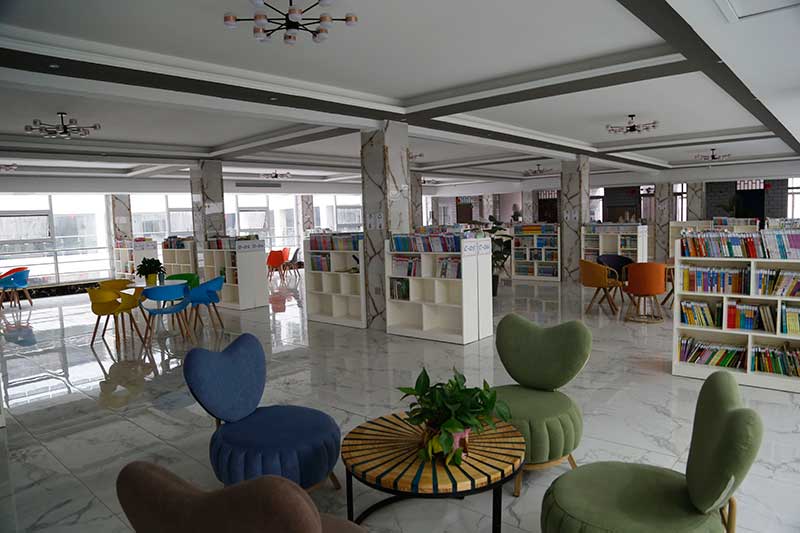 托起明天的希望,开启明天的快乐