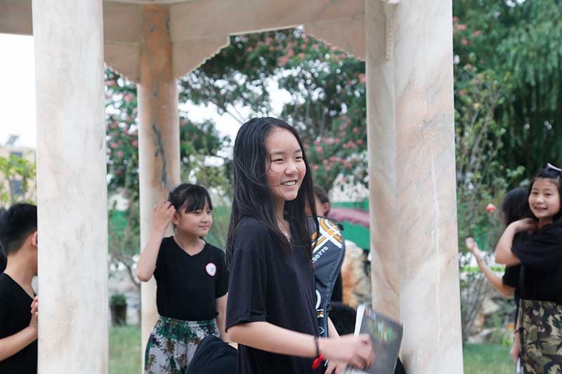 托起明天的希望,开启明天的快乐