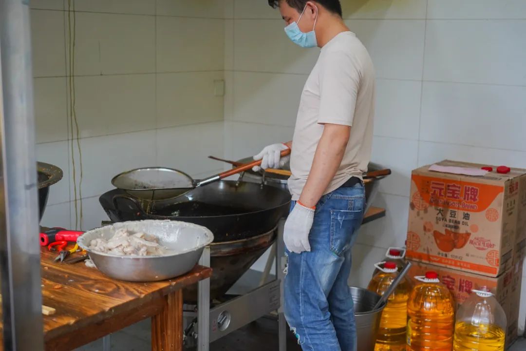 30年老店卤鸡,30年老字号温州八珍烤鸡