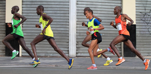 运动后脚踝周围酸痛,脚踝疼是锻炼呢还是休息