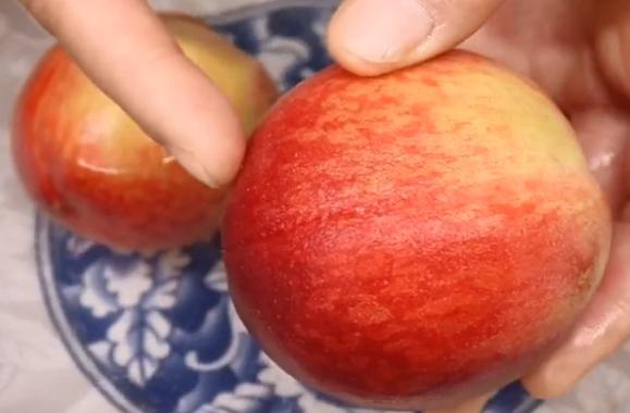 如何快速简单的去掉桃子毛,怎么快速去除桃子毛