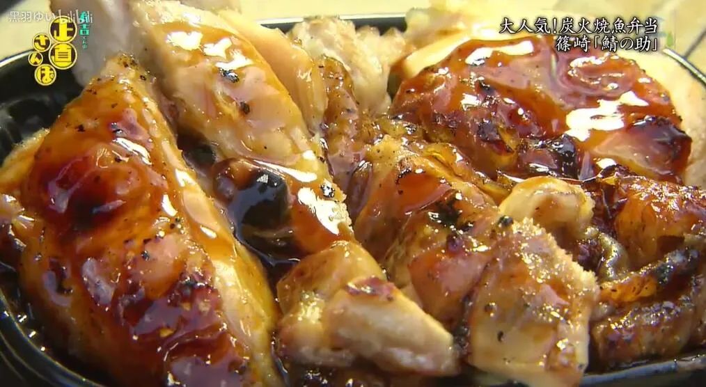 东京惊现“露天烧烤店”！烟大到日本人想报警，可这也太好吃了吧