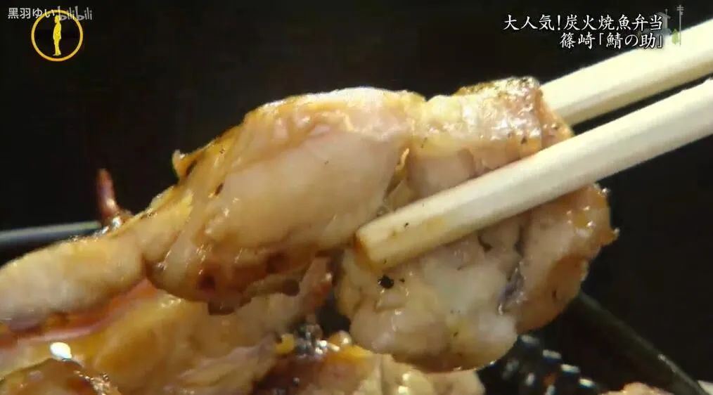 东京惊现“露天烧烤店”！烟大到日本人想报警，可这也太好吃了吧