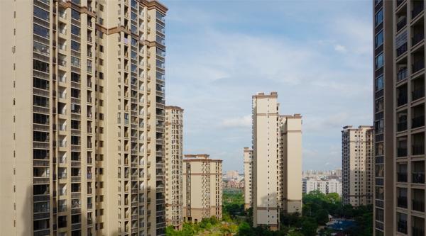 单身公寓被拒贷?深高南学位之争后续:12万评估价骤降至9万,多家银行紧急收紧*款贷**