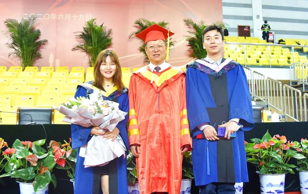 毕业季愿我们前程似锦顶峰相见,毕业后愿我们顶峰相见